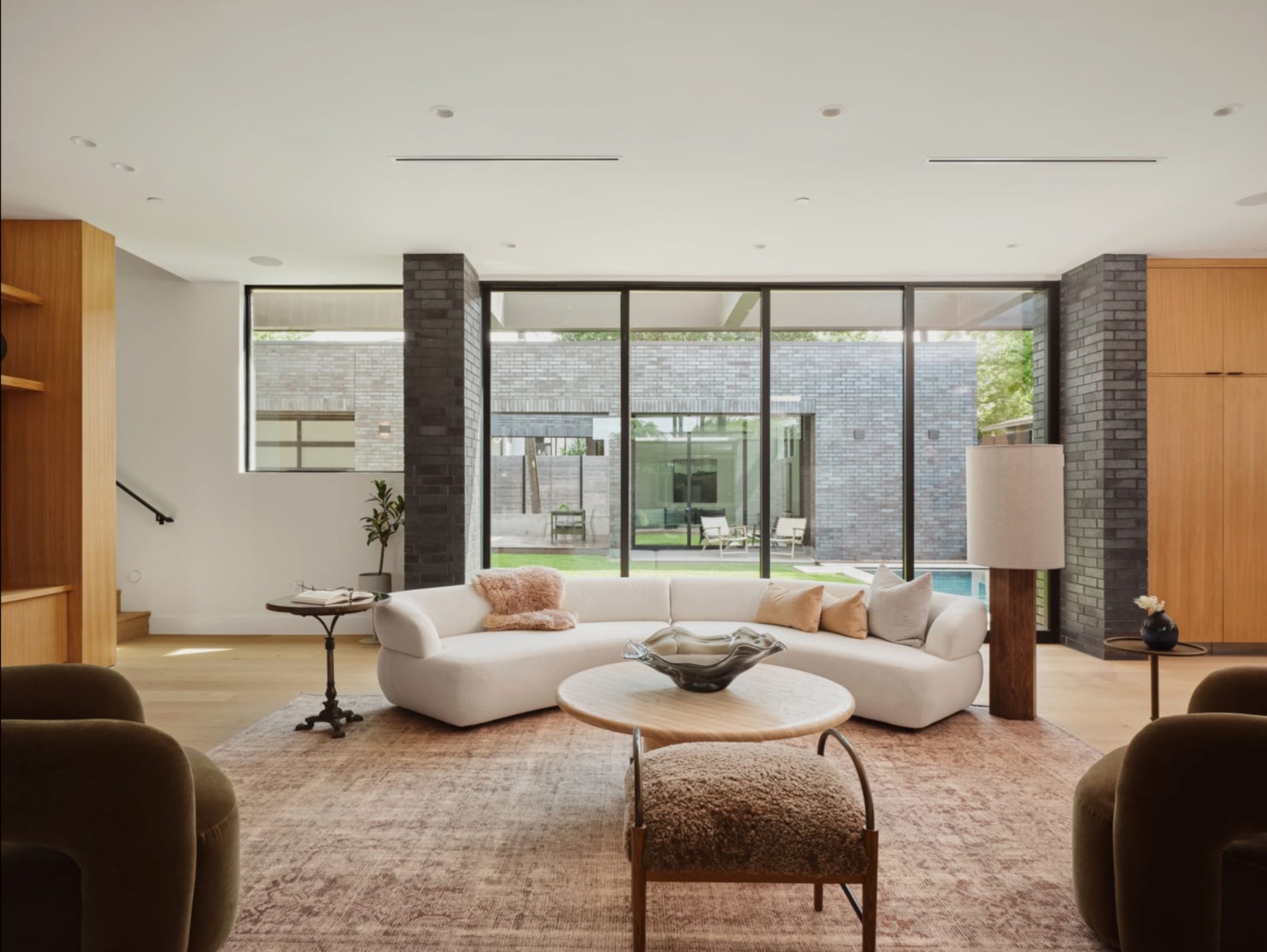 Holland residence, 2013 Holland Avenue